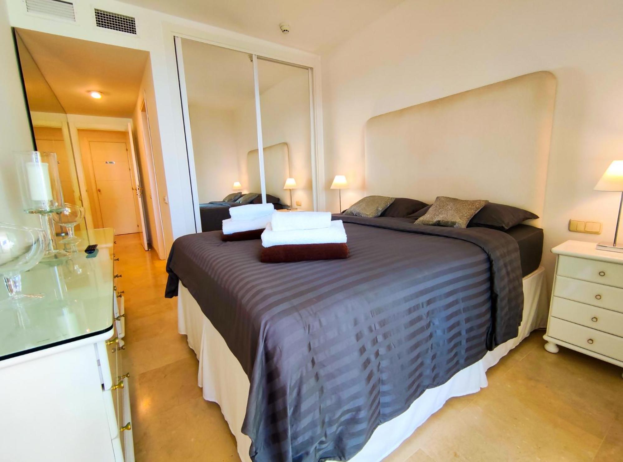 Luxury Frontline Residence Ehhouse Estepona Bagian luar foto