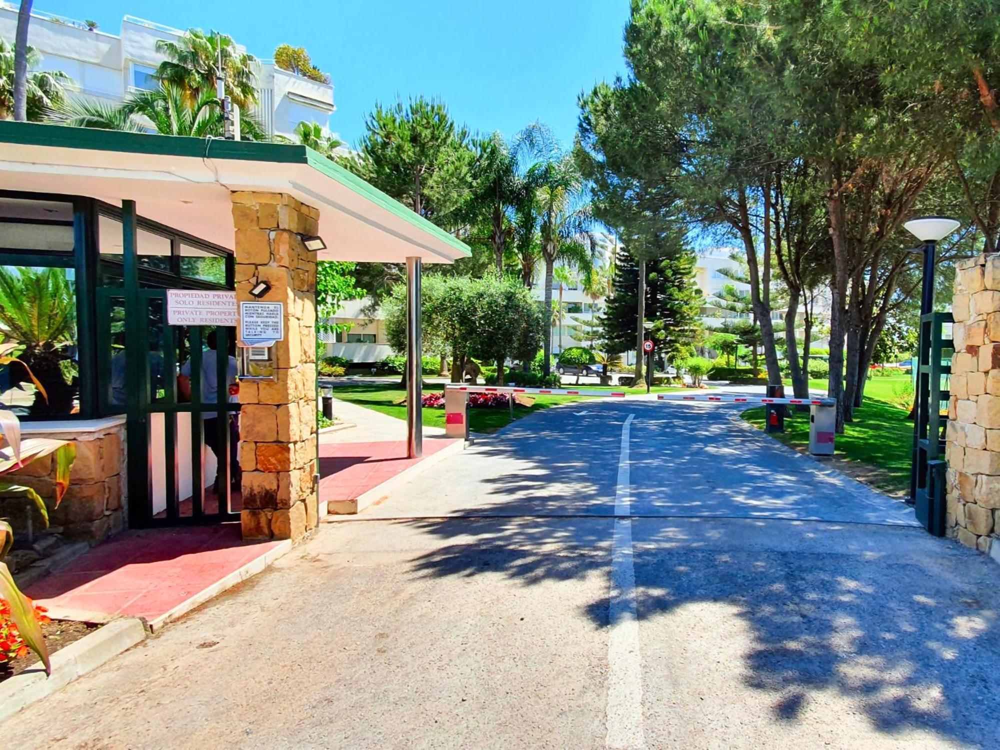 Luxury Frontline Residence Ehhouse Estepona Bagian luar foto