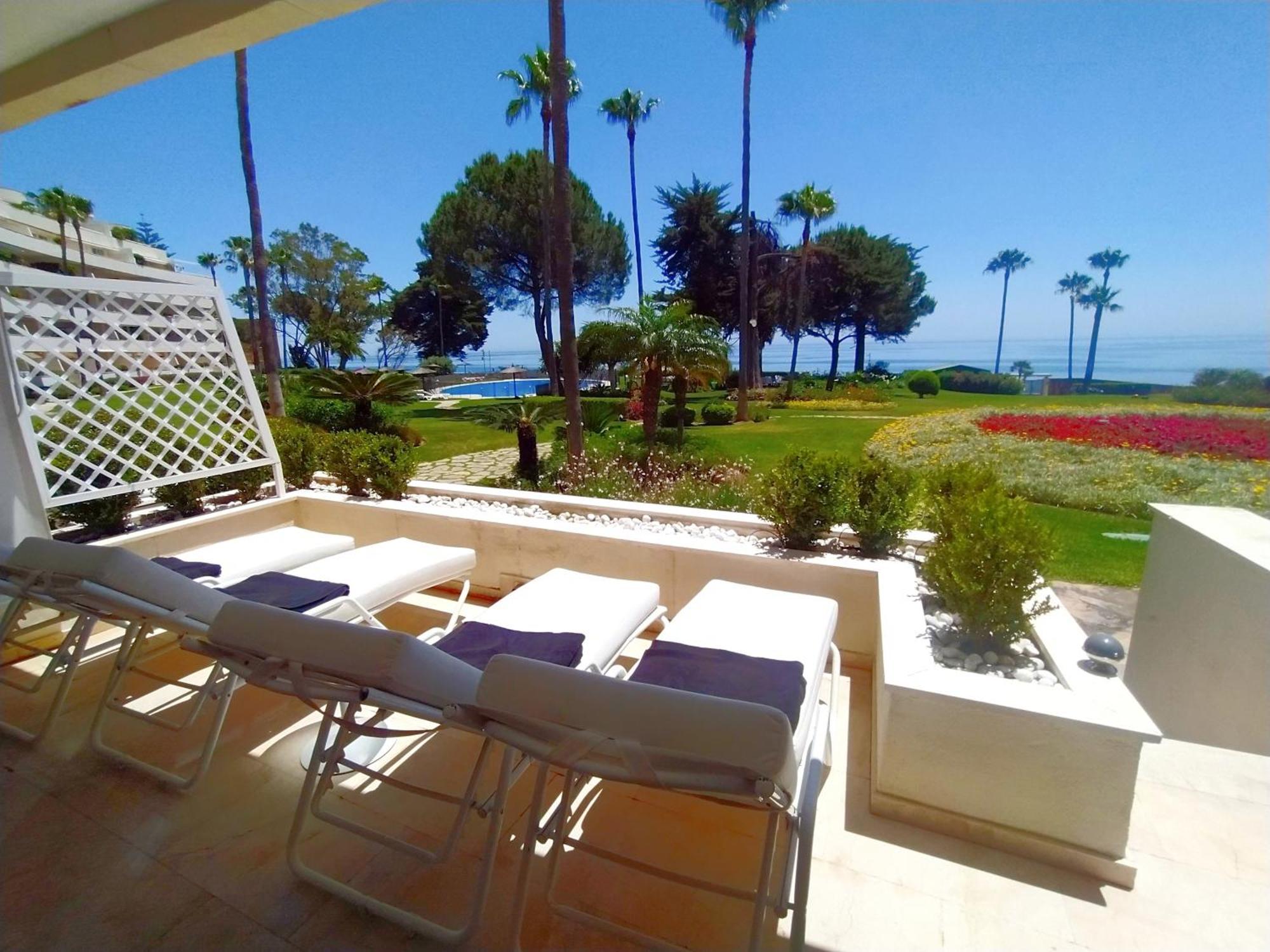 Luxury Frontline Residence Ehhouse Estepona Bagian luar foto